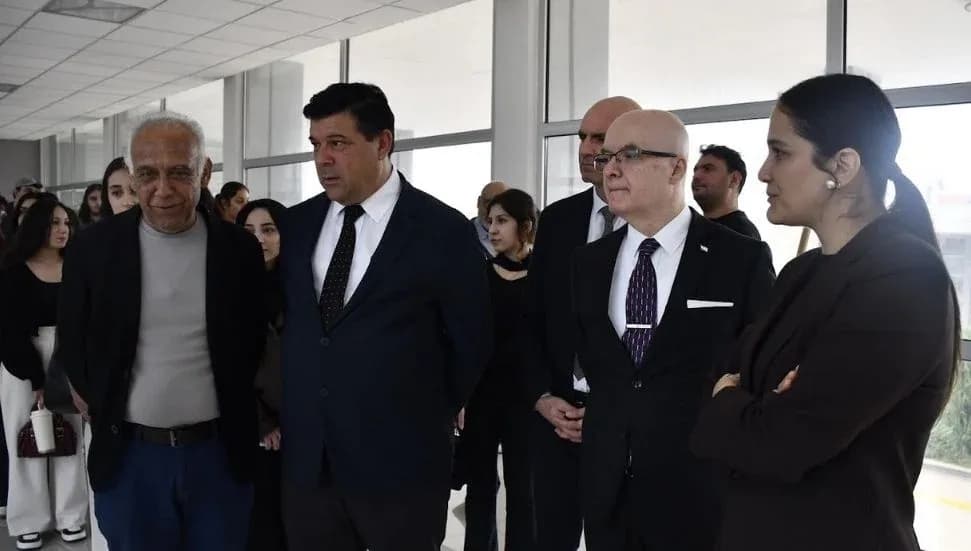 DAÜ’de Cumhuriyet’in 103’üncü yılı tören ve sergiyle kutlandı