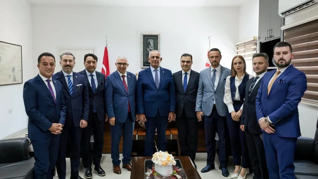 Bakan Çavuşoğlu, Türk Kızılay heyetini kabul etti