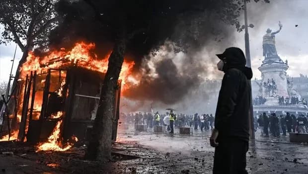 Fransa'da olası Sarı Yelekliler eylemlerine karşı yarın 70 bin polis ve jandarma görev yapacak