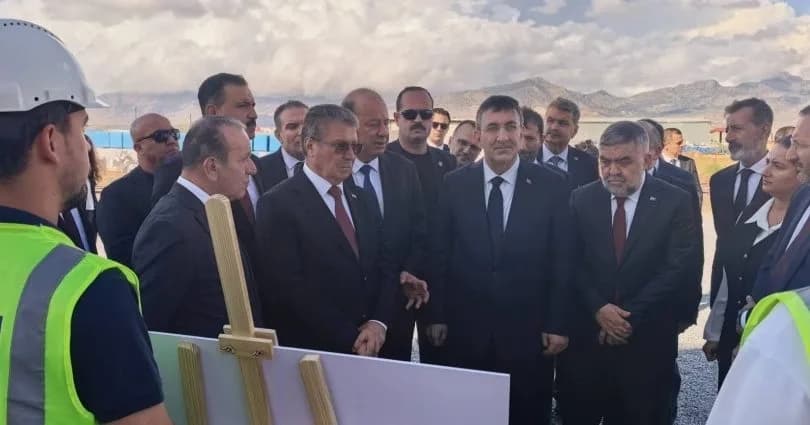 Üstel ve Yılmaz, Yeni Lefkoşa Hastanesi inşaat alanında incelemelerde bulundu