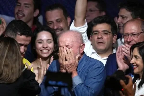 Brezilya’da Lula yeniden kazandı: Trump’a yakın Bolsonaro’yu 4,4 milyon oy farkla geçti
