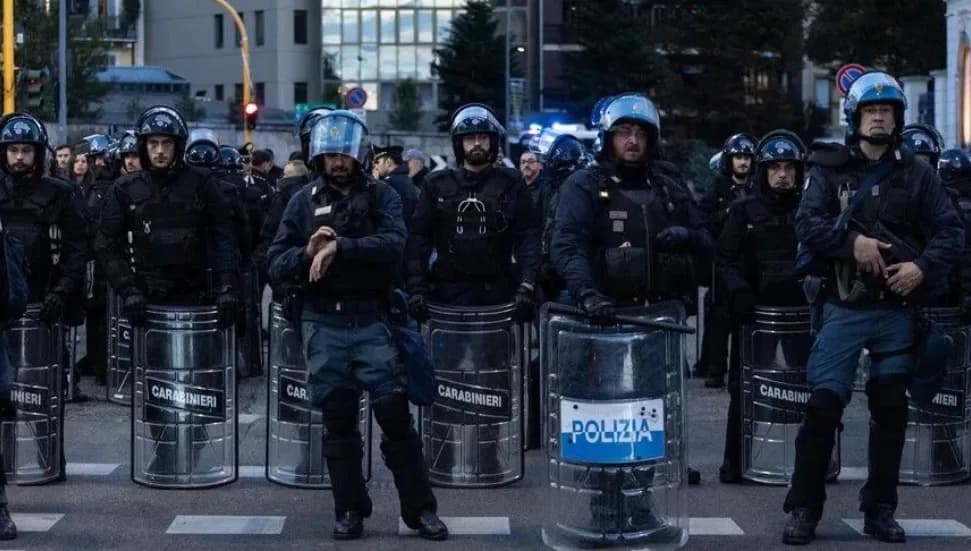 Roma’da hükümet karşıtı gösterilerde polis müdahalesi