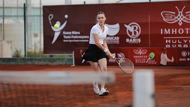 Hülya Avşar Cup’ta Mücadele Sürüyor