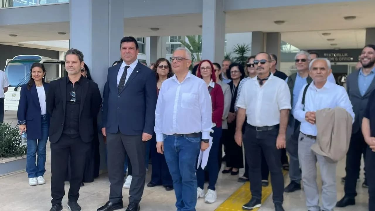 DAÜ-SEN'den Rektörlük önünde eylem: Mustafa Rıza'dan “İşten çıkarma” tepkisi, Rektör Kılıç'tan yanıt!