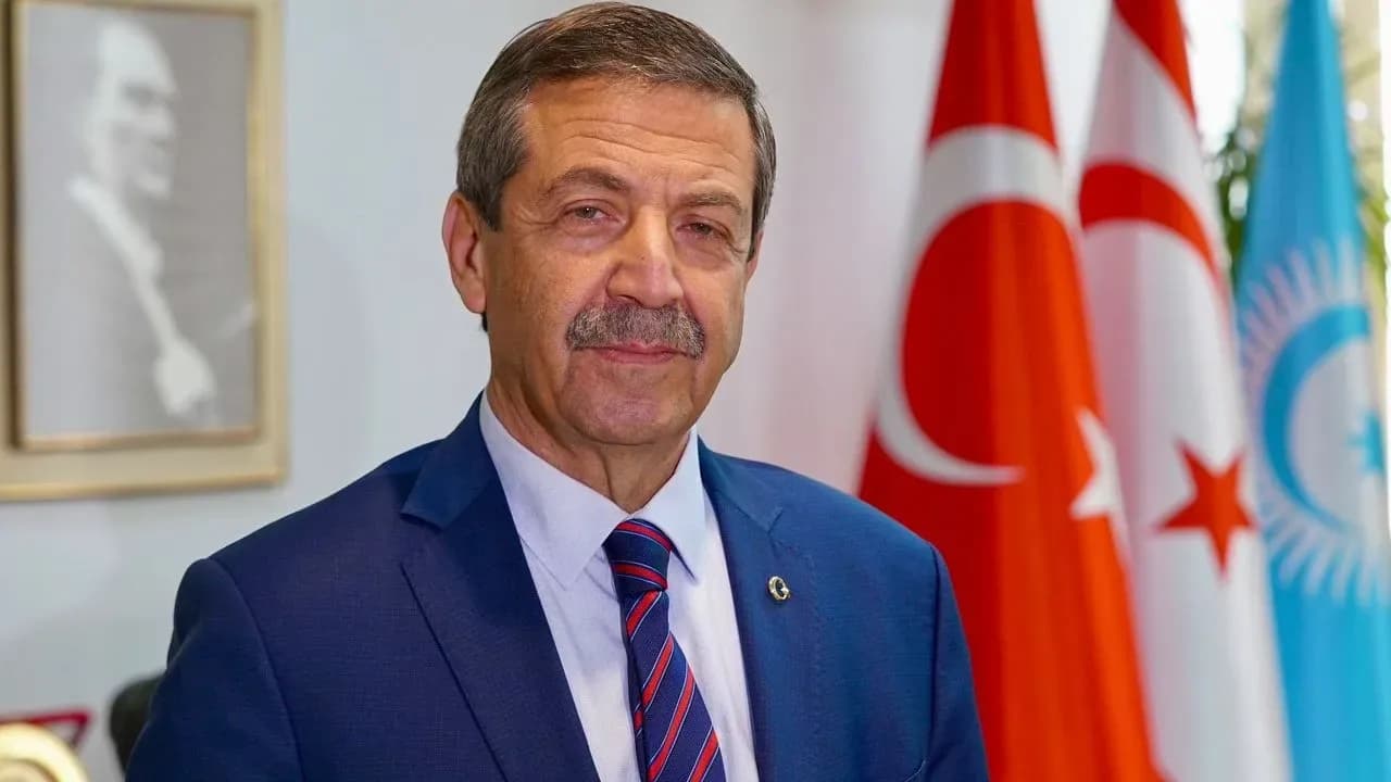 Dışişleri Bakanı Ertuğruloğlu, TDT Zirvesi için Ankara’ya gitti