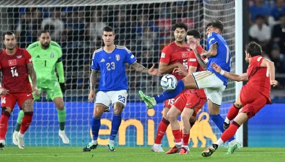 CANLI- Türkiye, İtalya'ya konuk oluyor: 2-1