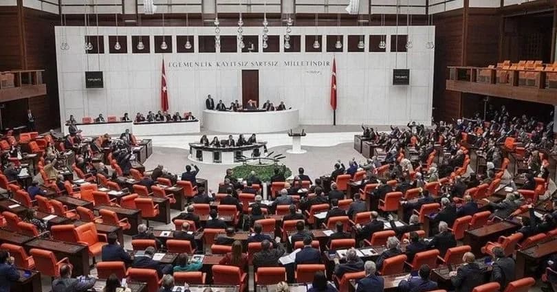 Fon teklifi yasalaştı