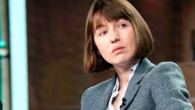 Sally Rooney'nin kitapları, Palestine Action'a desteği nedeniyle İngiltere'de satıştan kaldırılıyor