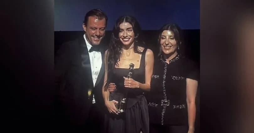 ‘En İyi Kadın Oyuncu Ödülü’ Hazar Ergüçlü’nün: Konuşmasıyla geceye damga vurdu