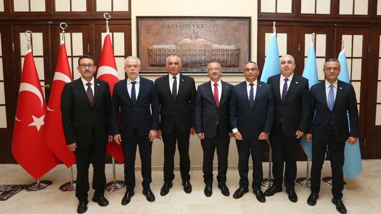 Çavuşoğlu’ndan Gazi Üniversitesi’ne ziyaret