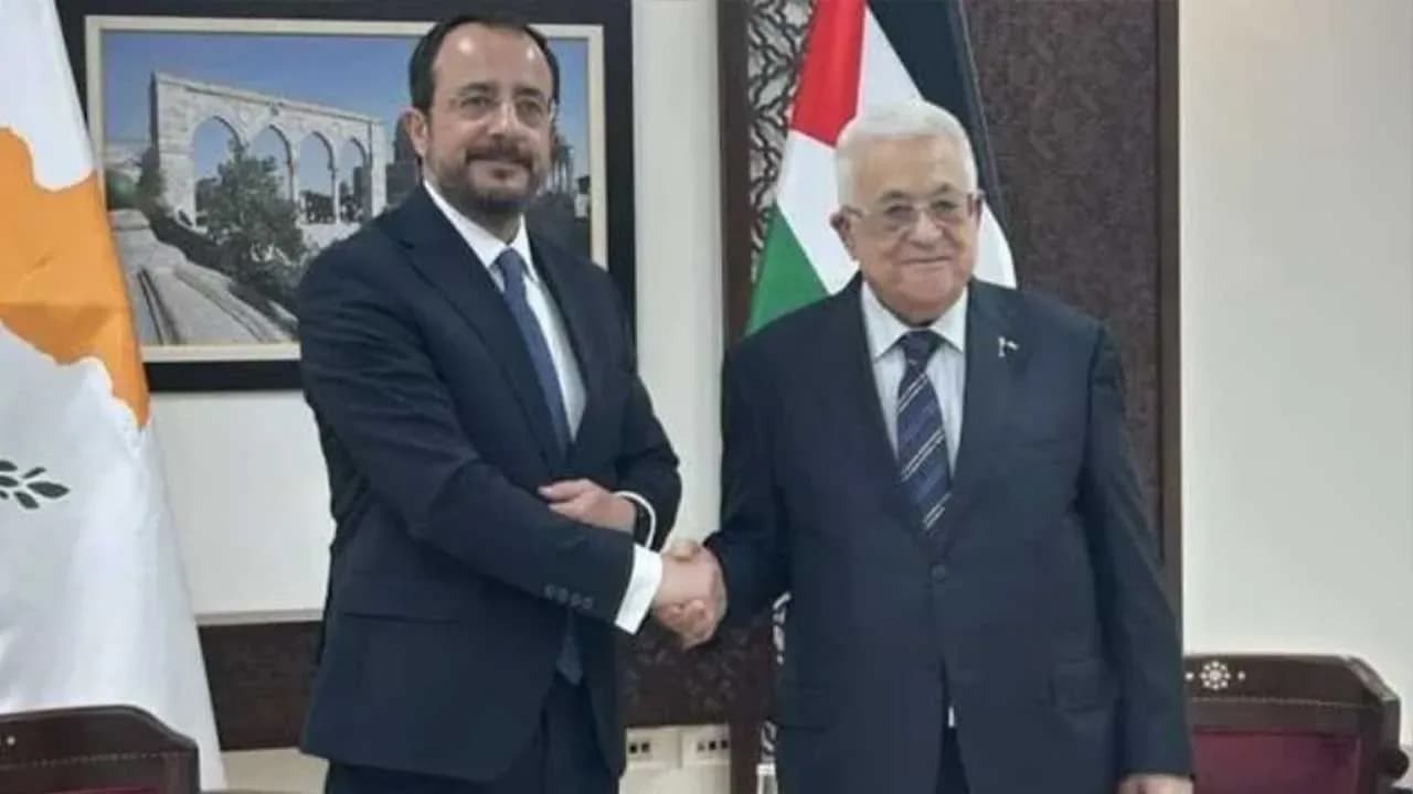 Filistin Devlet Başkanı Abbas Rum lider Hristodulidis’le görüştü