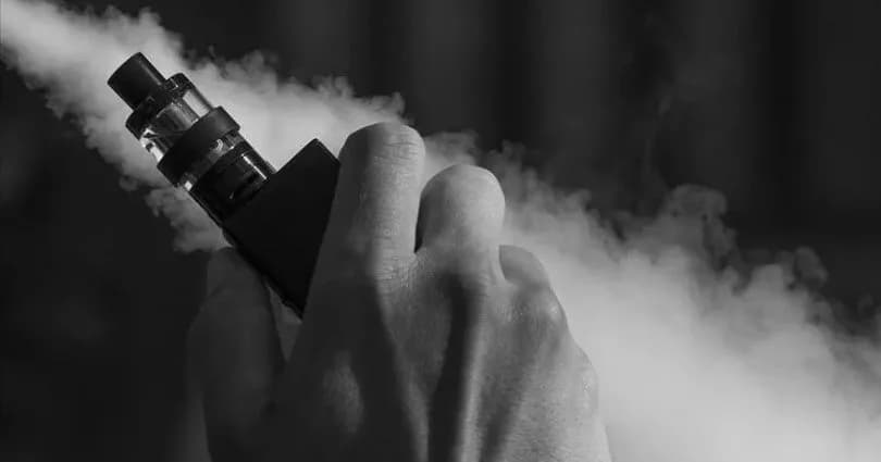 Elektronik sigara kalp krizini tetikleyebilir: Risk ilk dakikalarda başlıyor