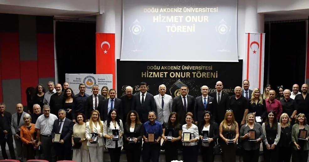 DAÜ’de, Hizmet Onur Töreni gerçekleştirildi