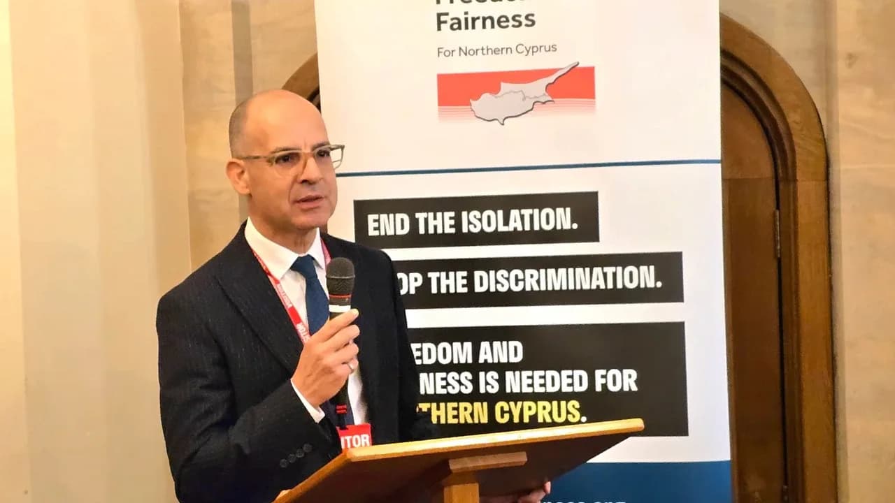 Mehmet Dânâ'dan İngiliz Parlamentosunda izolasyon çağrısı: "Uluslararası taahhütler somut adımlara dönüşmeli"