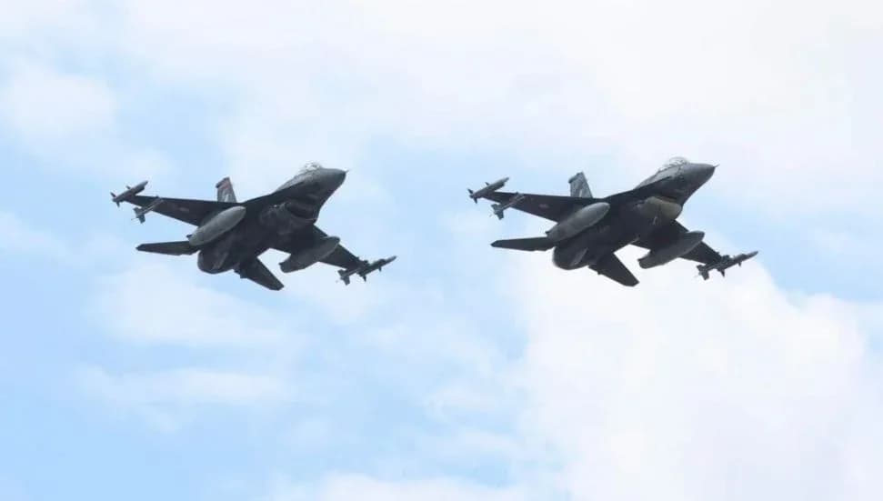 Güney Kıbrıs’ta 1 Ekim töreni: RMMO’nun yeni askeri sistemleri sergilendi; F-16'lar havalandı