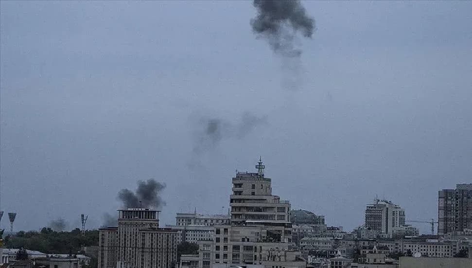 Rusya’nın saldırısı Kiev’deki ikinci önemli köprüyü de vurdu