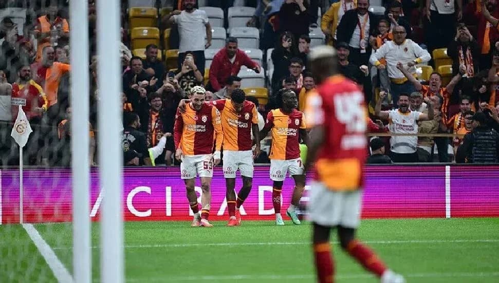 Trendyol Süper Lig'de Galatasaray haftayı lider tamamladı