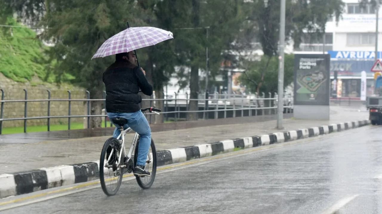 Ülke yağışlı havanın etkisinde...Hafta sonu da sağanak bekleniyor