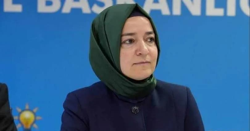 Fatma Betül Sayan Kaya AK Parti’den istifa etti