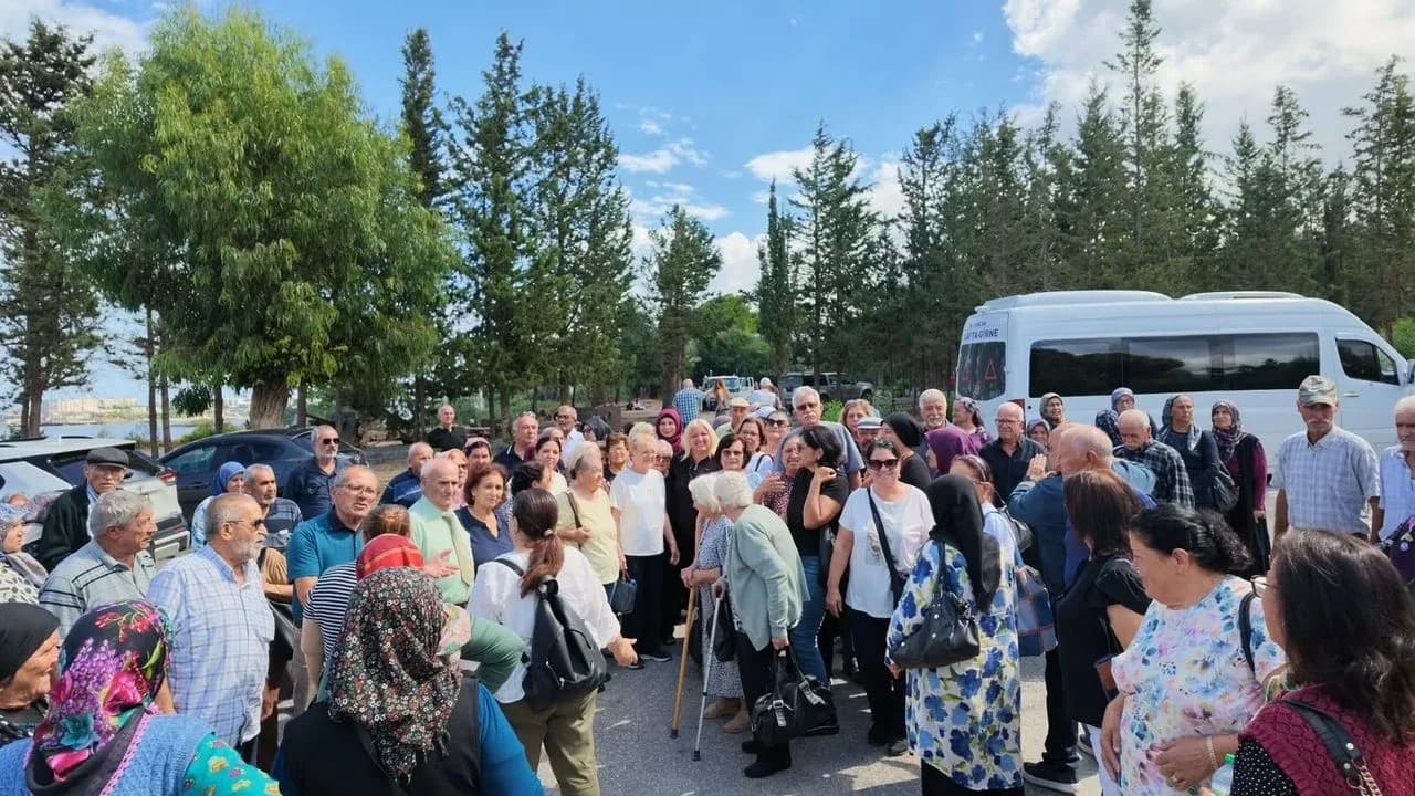 Mehmetçik Büyükkonuk Belediyesi’nden 60 yaş üzeri vatandaşlara Girne gezisi