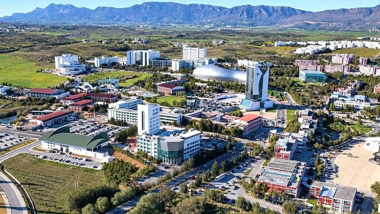 Stanford Listesine Yakın Doğu Üniversitesi İmzası