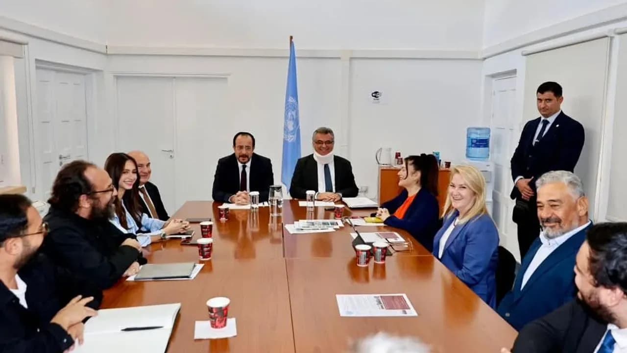 Erhürman ve Hristodulidis Sivil Toplum Temsilcileriyle Görüştü