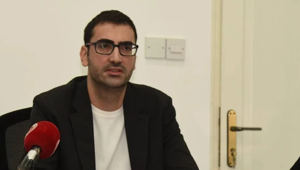 Ulutekin’den, Özkurt’un görev yeri değişikliğine tepki: Sağlık hizmetlerinin sürekliliği gözetilmeli