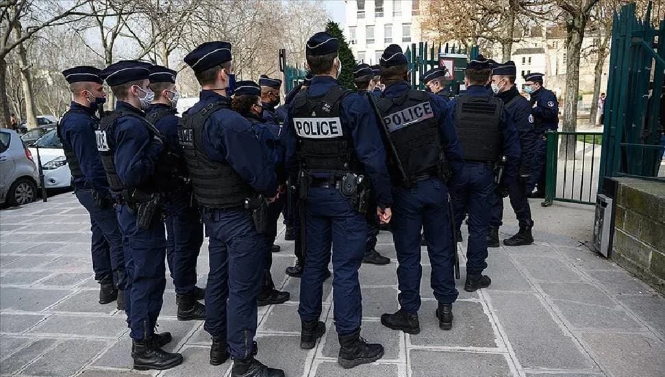 Fransa'da 31 Ekim protestoları için 70 bin polis teyakkuza geçti
