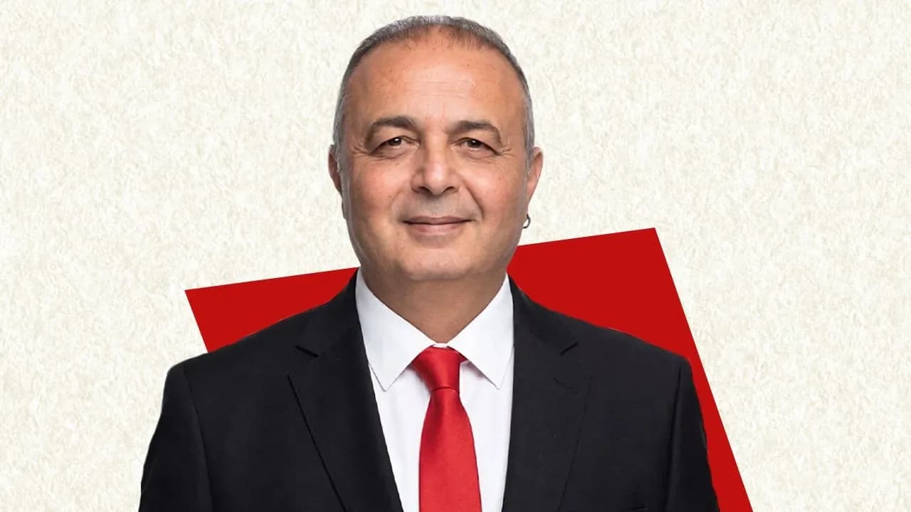 Özgür Türk, Girne Belediye Başkanlığı adaylığından çekildi