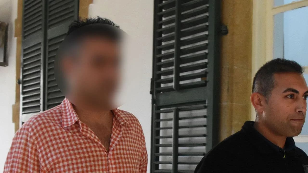 Lefkoşa-Güzelyurt yolunda ağır kaza: 70 yaşındaki yayanın hayati tehlikesi sürüyor