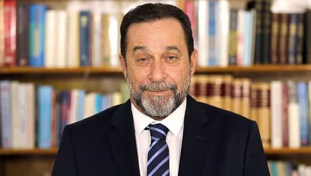 Denktaş: “Kıbrıs sorunu siyasi zeminde değil, ekonomik iş birliği zemininde tartışılmalı”