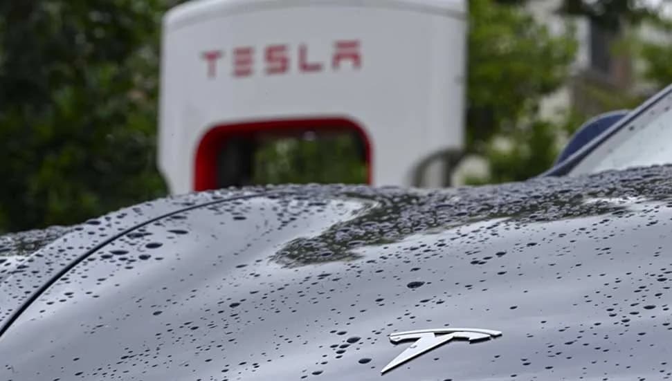 Tesla'nın araç teslimatları üçüncü çeyrekte beklentileri aştı