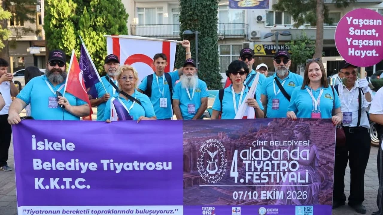 İskele Belediyesi Tiyatrosu, Alabanda Tiyatro Festivali'nde sahne aldı