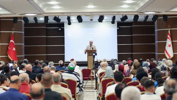 Türkiye Diyanet İşleri Başkanı Arpaguş KKTC'de din görevlileriyle buluştu