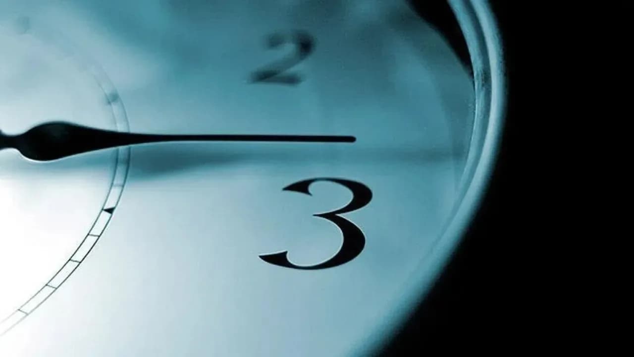 KKTC’de saatler bir saat geri alındı