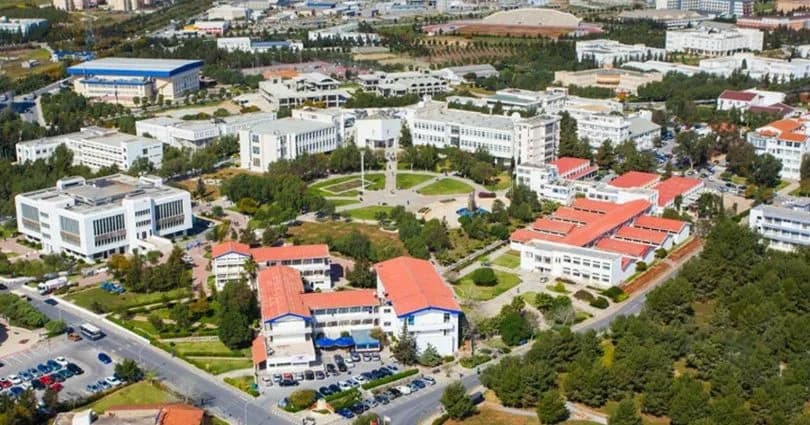DAÜ Rektörlüğü: Üniversitede son üç yıl içinde tam zamanlı personel istihdamı yapılmadı