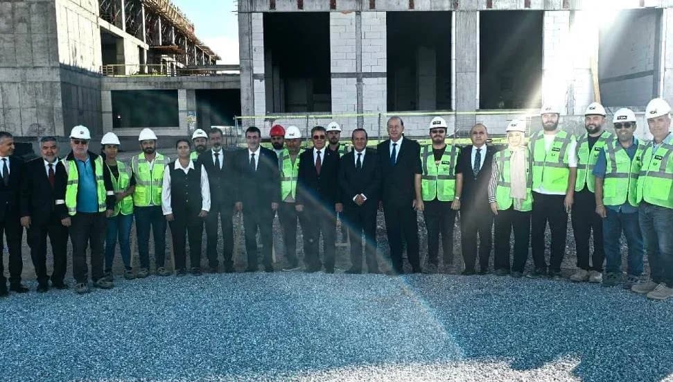 Yılmaz, Üstel ve Ataoğlu yeni Lefkoşa Devlet Hastanesi inşaatını yerinde inceledi