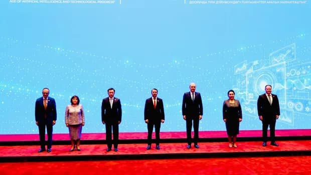 Cumhuriyet Meclisi Başkanı Ziya Öztürkler TÜRKPA aile fotoğrafında