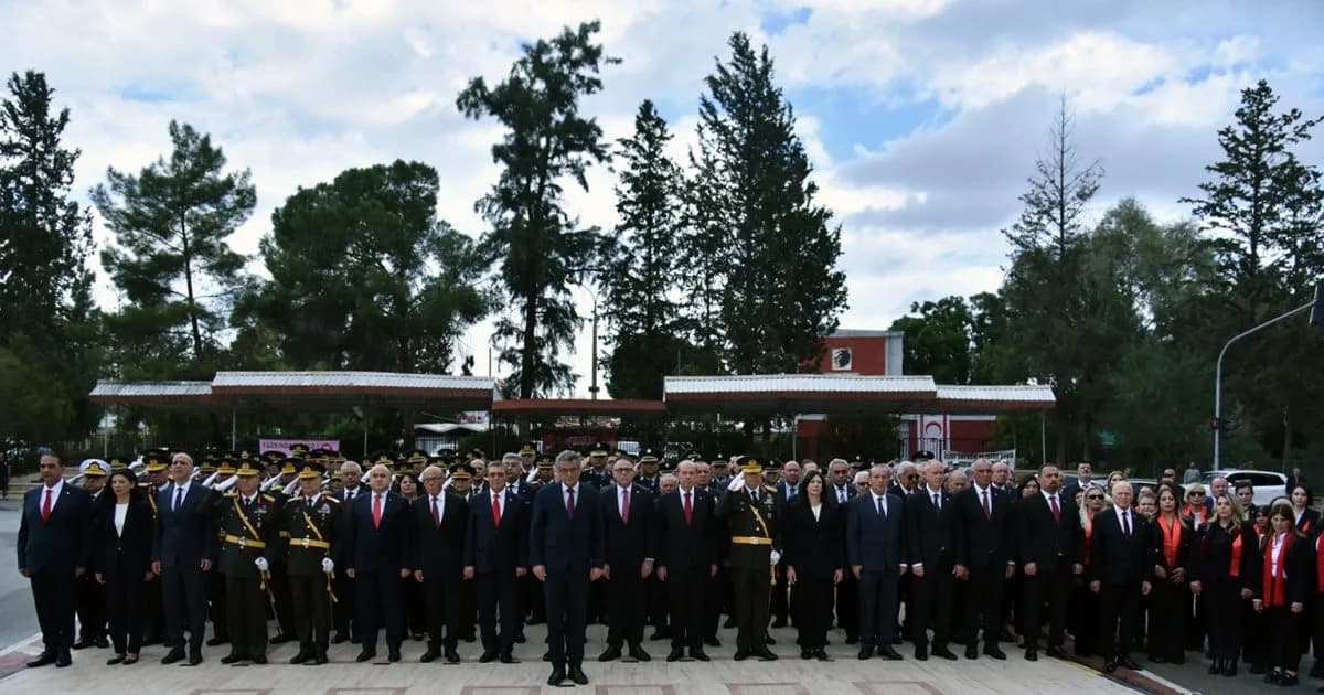 29 Ekim dolayısıyla Lefkoşa Atatürk Anıtı’nda tören düzenlendi