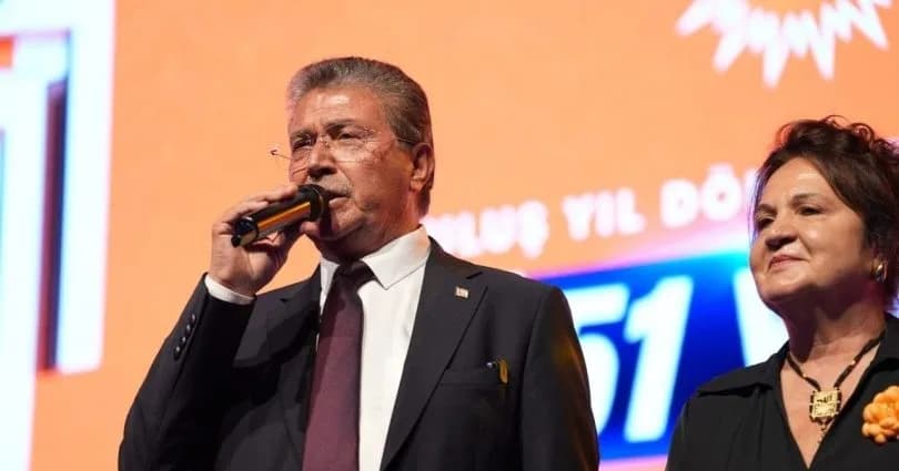 Üstel: Kırgınlıklarımızı geride bırakalım, mühürleri güneşe basalım