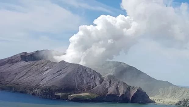 Yeni Zelanda'daki Whakaari Yanardağı'nın alarm seviyesi yükseltildi