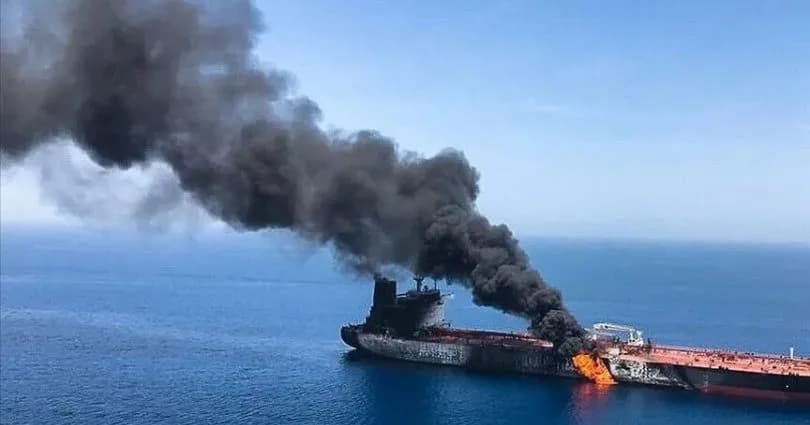 İngiltere Deniz Ticaret Operasyonları: Suudi Arabistan’ın 78 mil kuzeydoğusunda bir petrol tankeri vuruldu