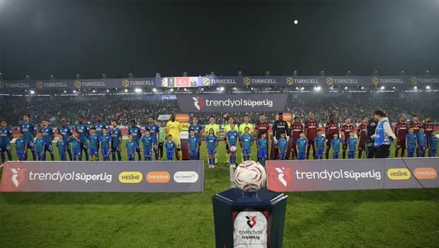 Trabzonspor'dan muhteşem geri dönüş: Karadeniz derbisinde 7 gol