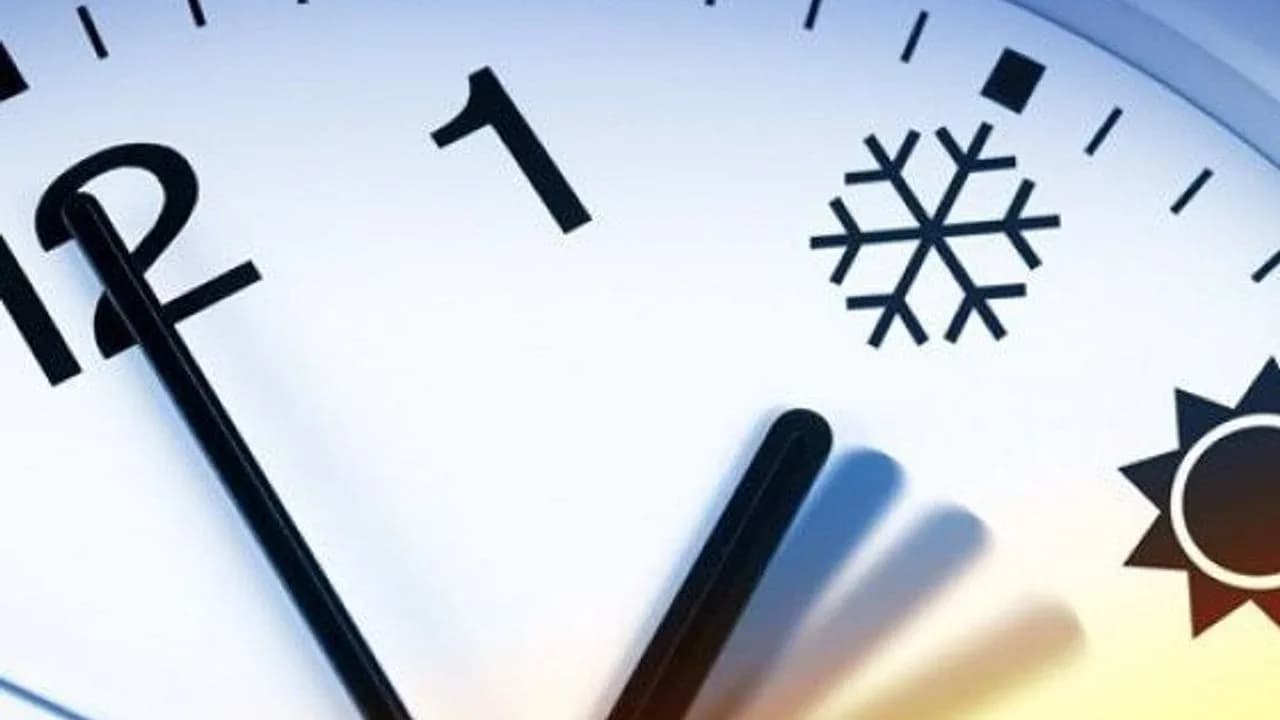 KKTC'de saatler bu gece geri alınacak: Türkiye ile saat farkı başlıyor