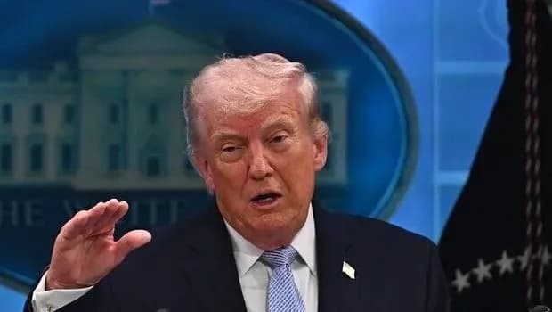 Trump, Fransa'daki olaylar için "ayaklanma değil, devrim gibi" yorumunu yaptı