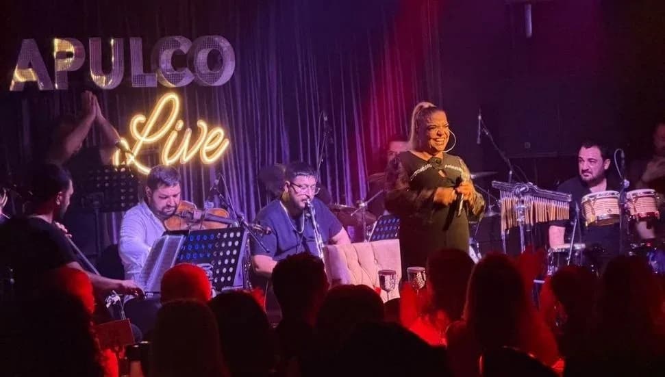 Kibariye, Acapulco Live sahnesinde Kıbrıslı müzikseverlere unutulmaz bir gece yaşatt