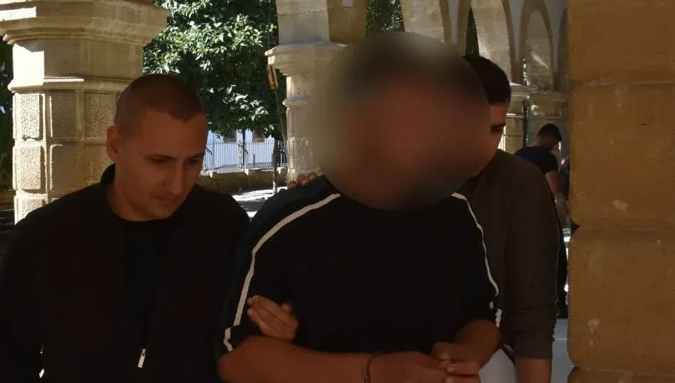 Annesinin öldüğünü söyleyerek kuyumcudan 5 bin TL aldığı iddia ediliyor