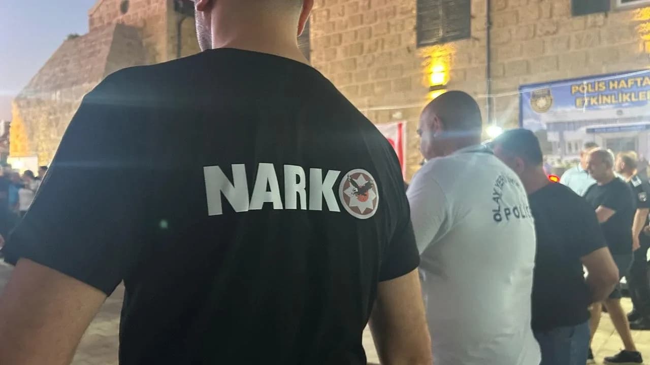 Narkotik ekiplerinden operasyon: Yasaklı maddeyle bağlantılı 4 kişi tutuklandı