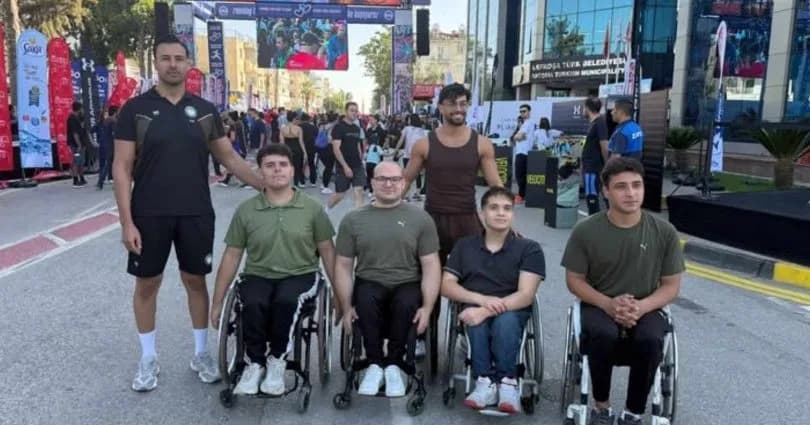 KKTC Vakiflar Tekerlekli Sandalye Basketbol takımı Lefkoşa Ülker Yarı Maratonu’nda yerini aldı