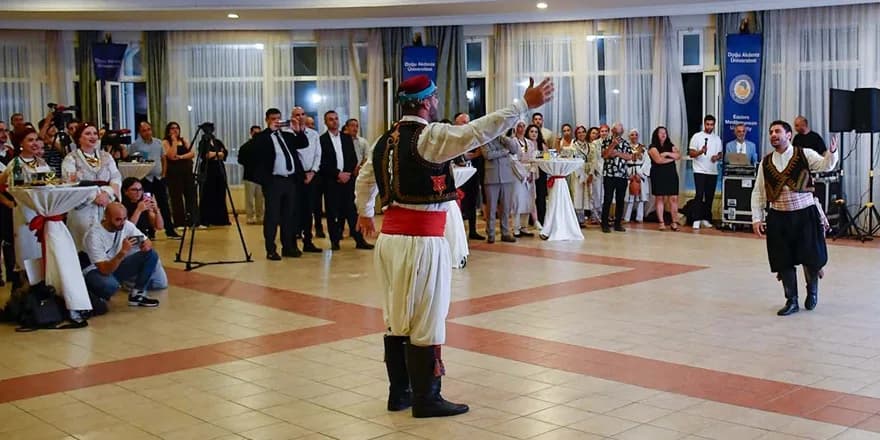Kıbrıs Türk halk dansı figürlerini içeren filmin ilk gösterimi DAÜ'de yapıldı